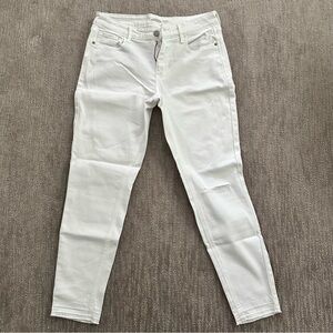 Old Navy 24/7 Super Skinny Rockstar Jeans. White. Size 8.